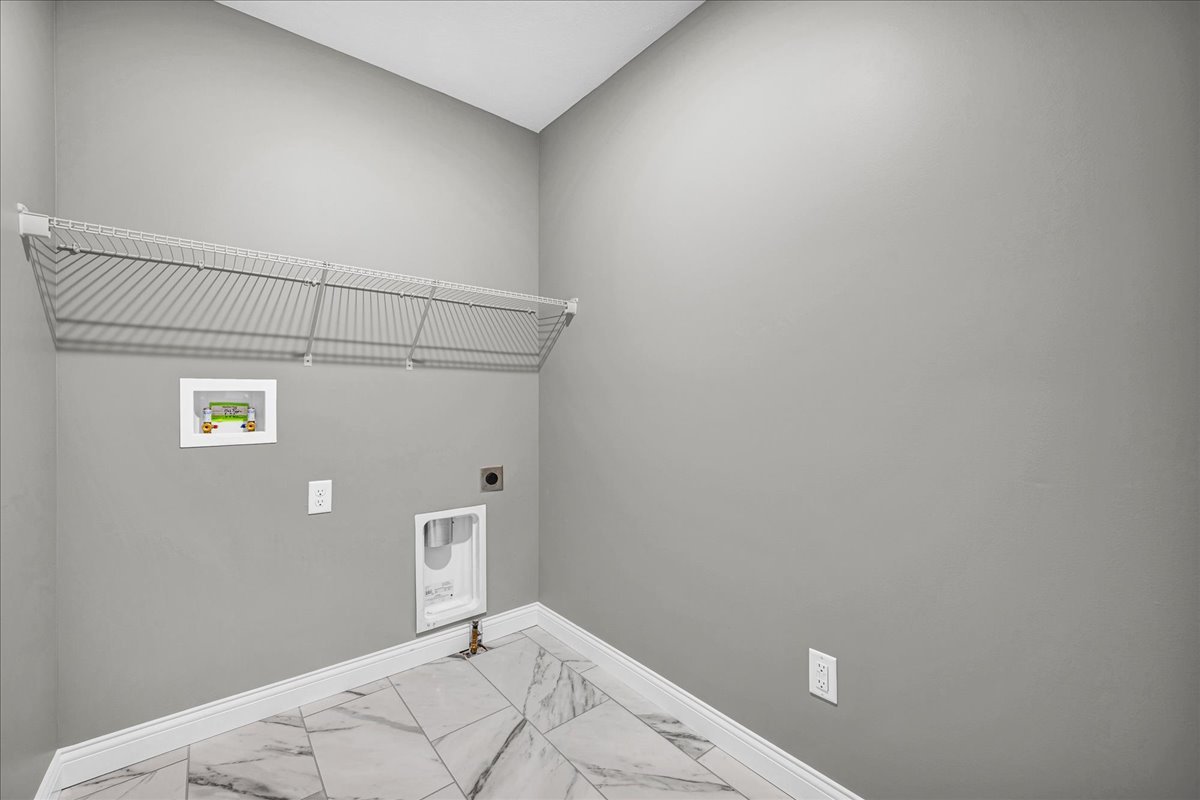 502 Travis Drive, Carlock, IL 61725