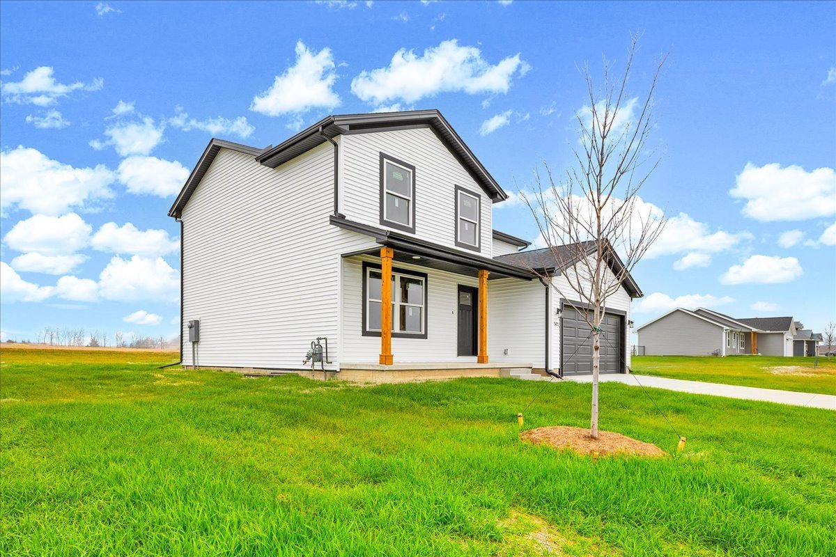 502 Travis Drive, Carlock, IL 61725