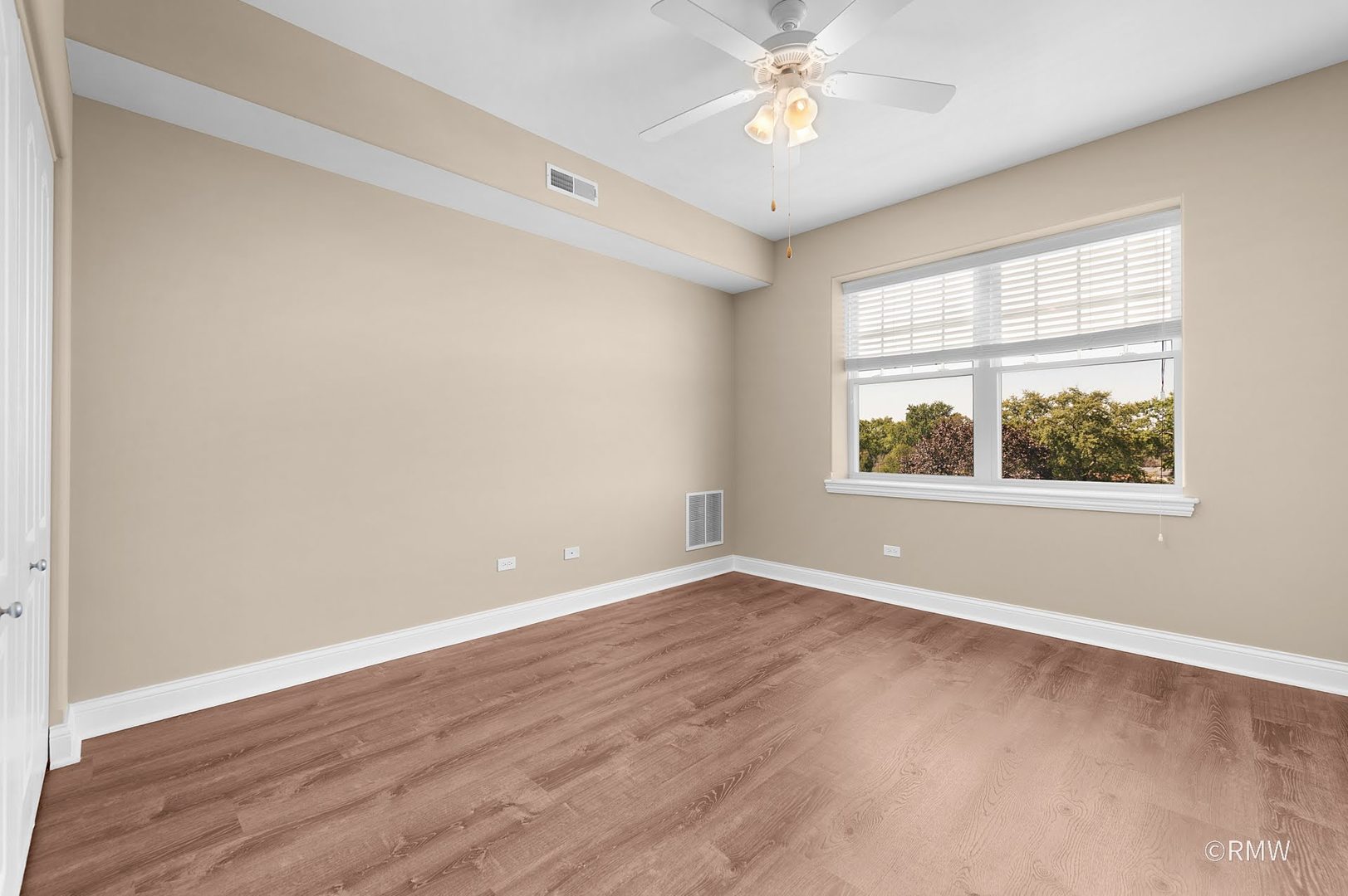 2 Itasca Place #419, Itasca, IL 60143