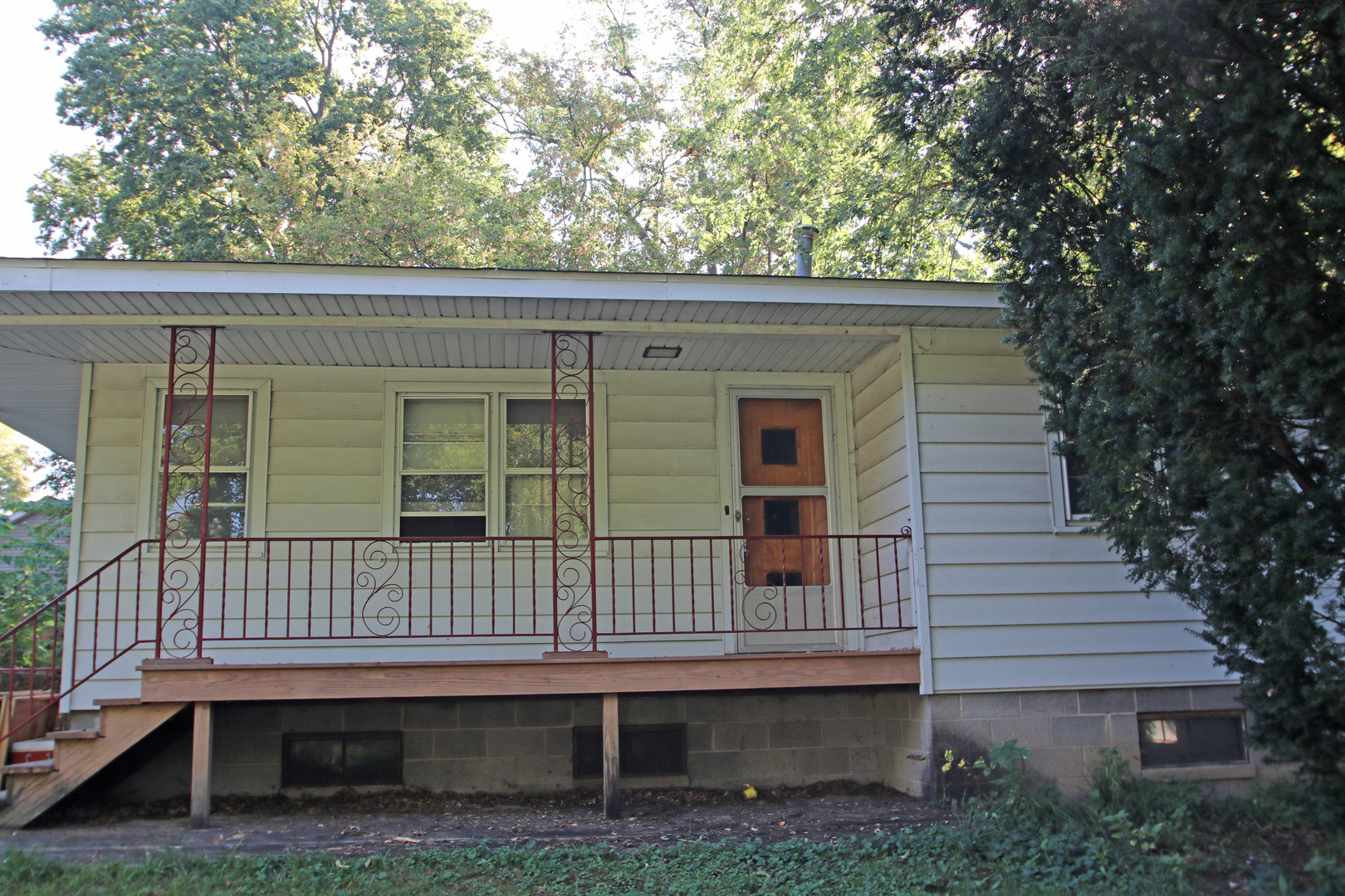 29 S Hickory Avenue, Fox Lake, IL 60020
