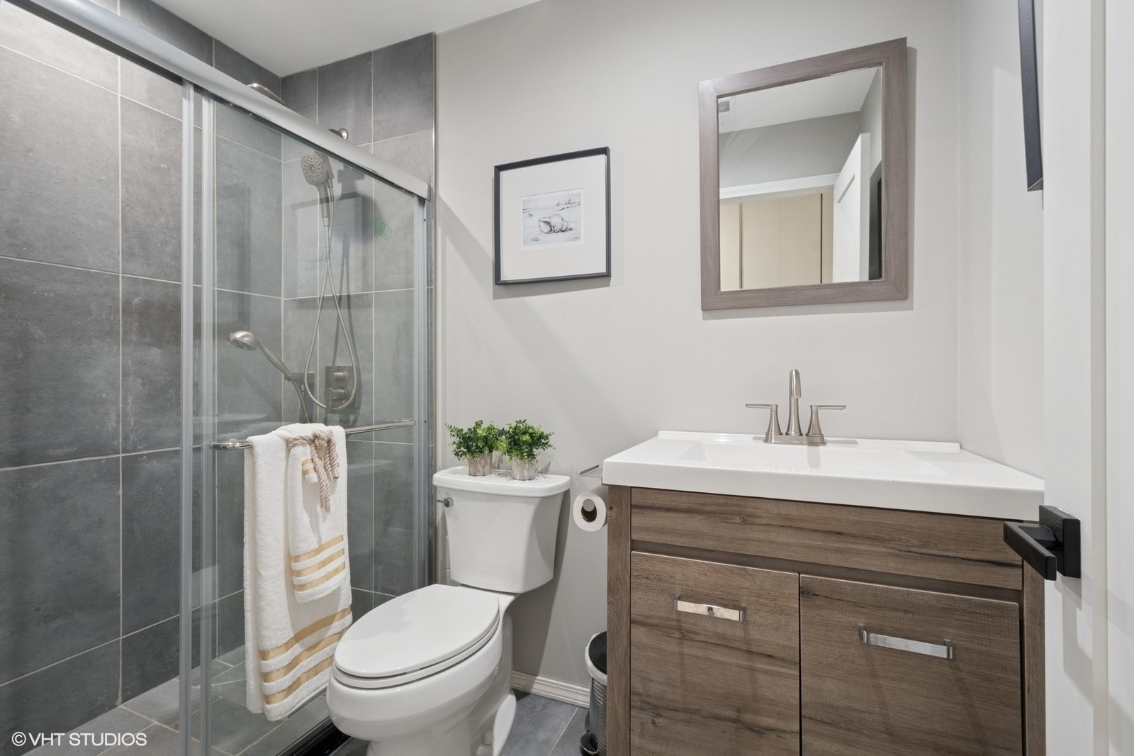 605 Waukegan Road #1G, Glenview, IL 60025