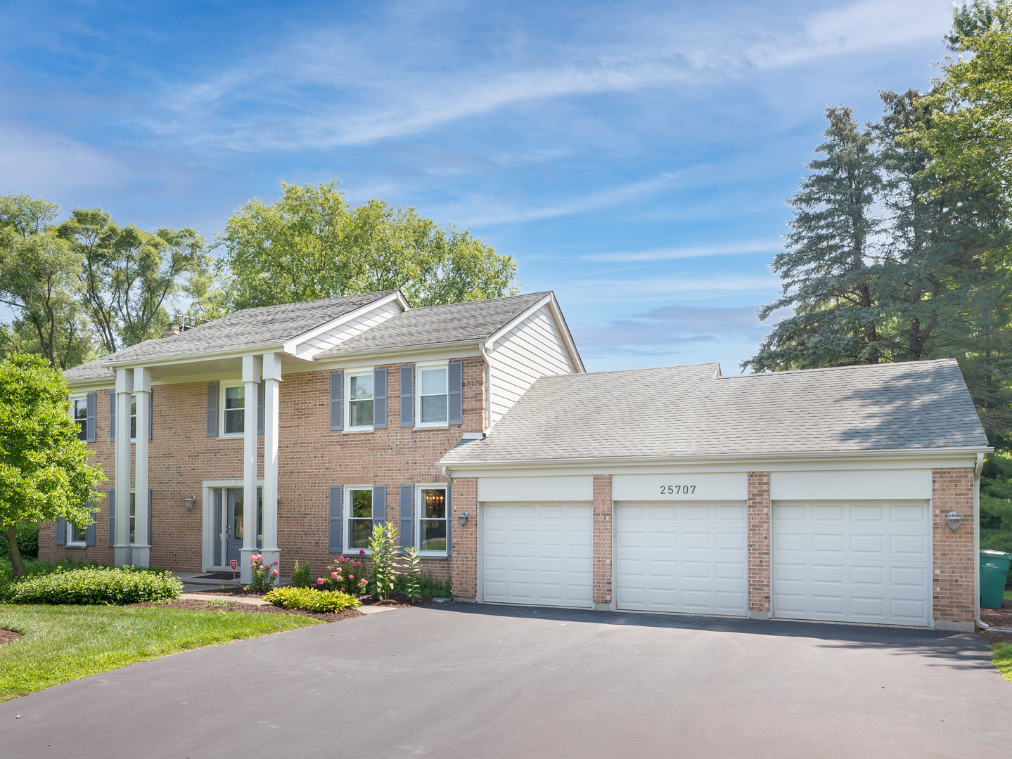 25707 N Eagle Drive, Mundelein, IL 60060