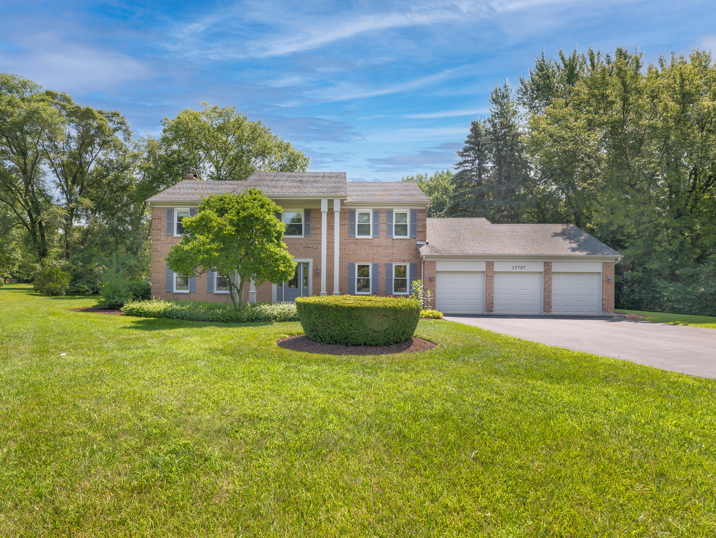 25707 N Eagle Drive, Mundelein, IL 60060