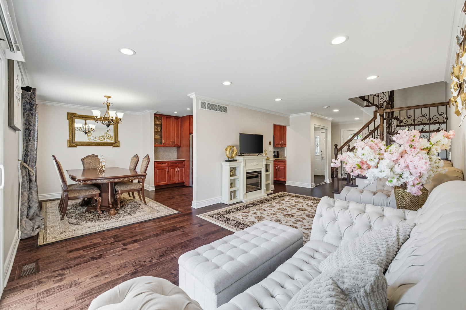 691 Lakeside Circle Drive, Wheeling, IL 60090