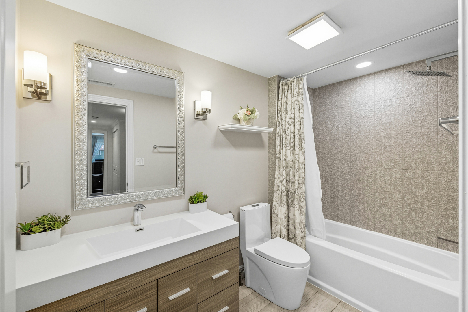 691 Lakeside Circle Drive, Wheeling, IL 60090