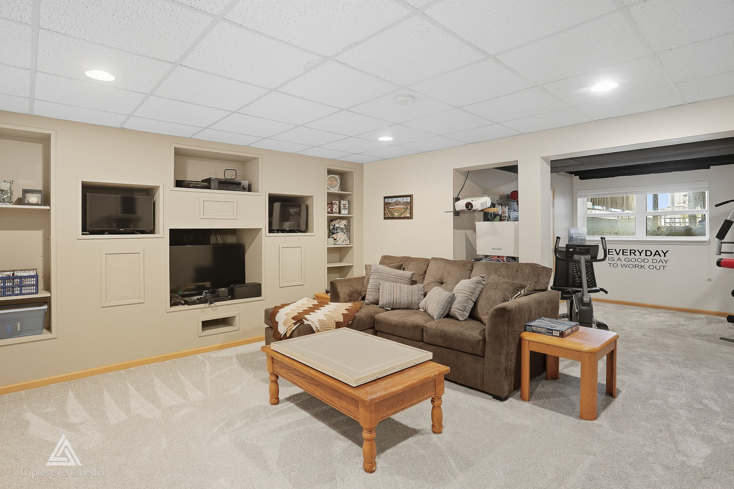 1820 Jack Pine Way, Lockport, IL 60441