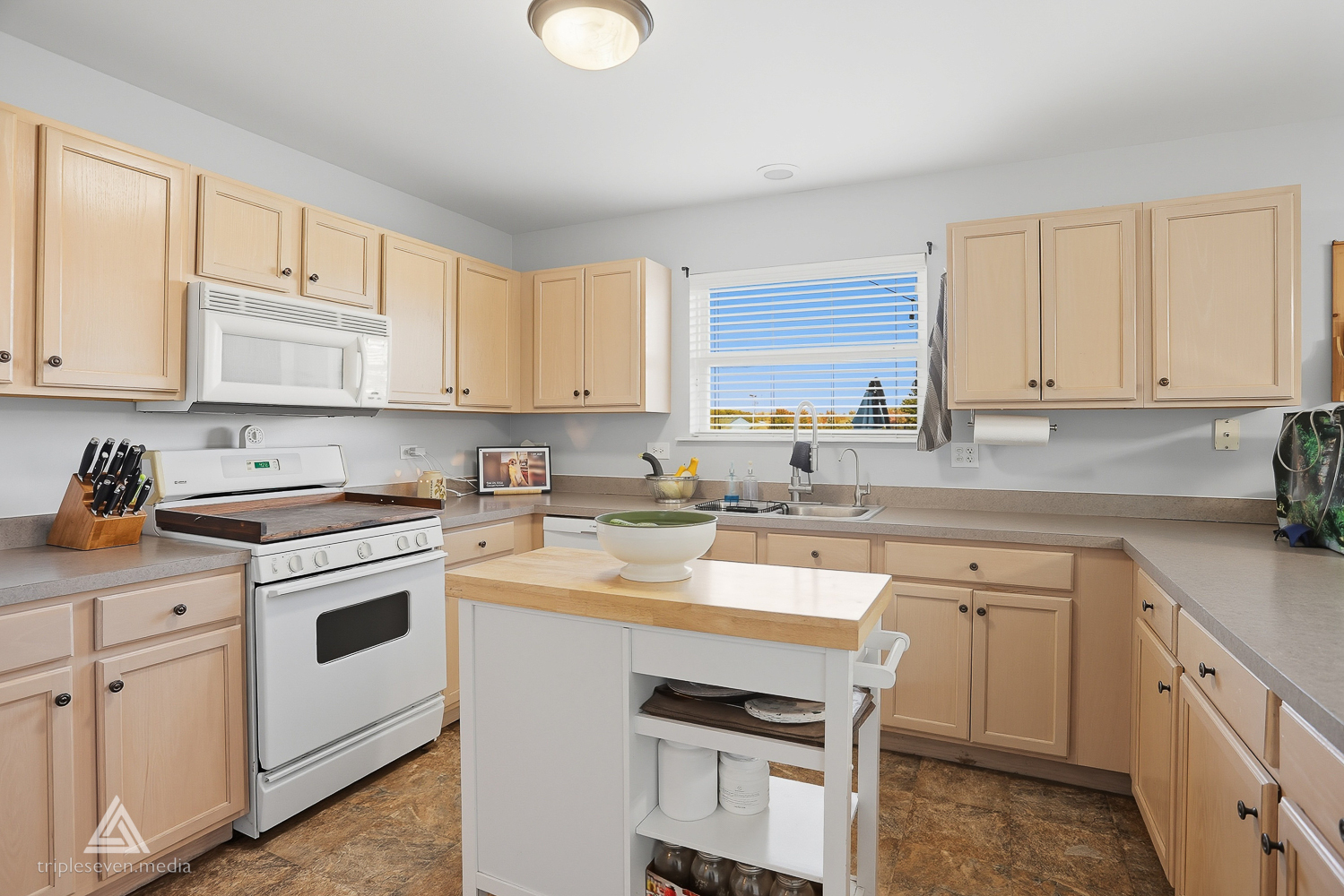 1820 Jack Pine Way, Lockport, IL 60441