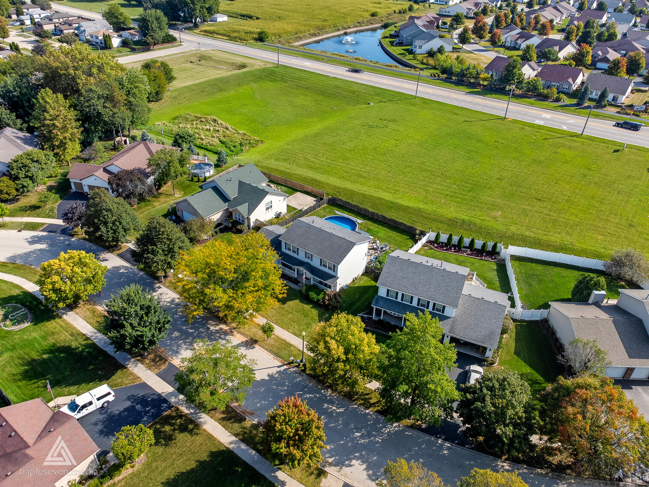 1820 Jack Pine Way, Lockport, IL 60441