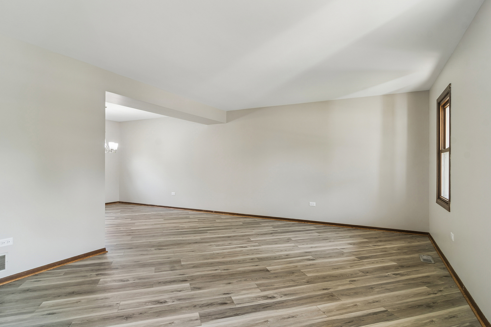 36 Shore Drive, Schaumburg, IL 60193