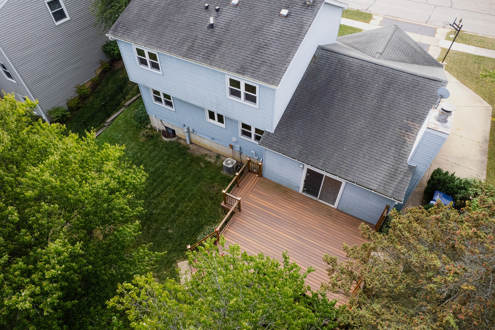 36 Shore Drive, Schaumburg, IL 60193