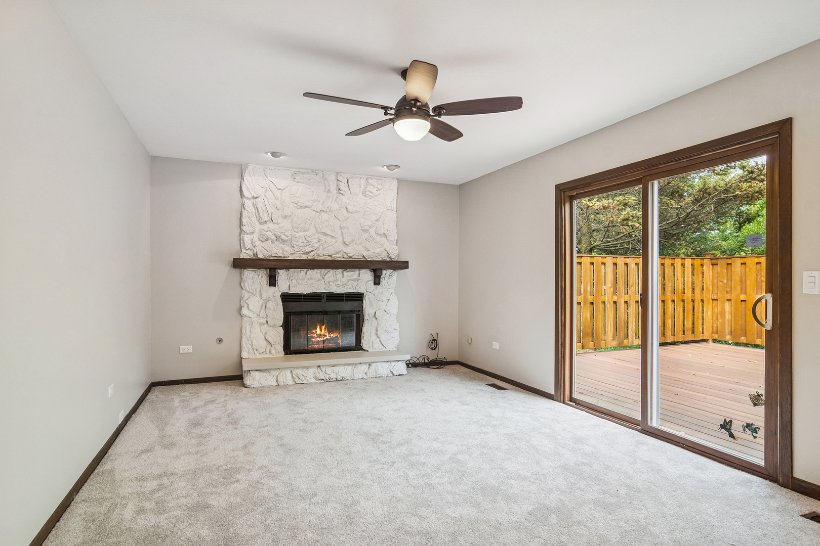 36 Shore Drive, Schaumburg, IL 60193