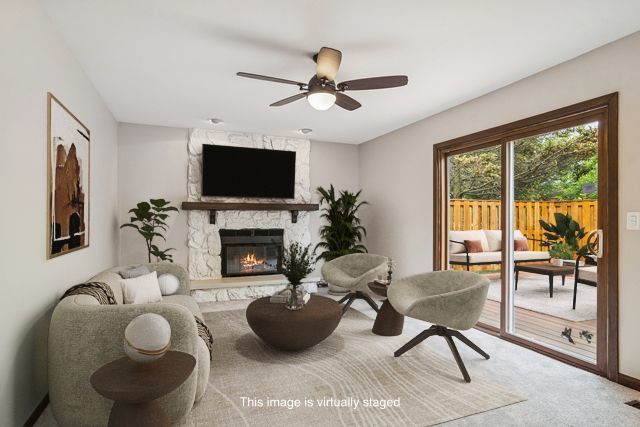 36 Shore Drive, Schaumburg, IL 60193