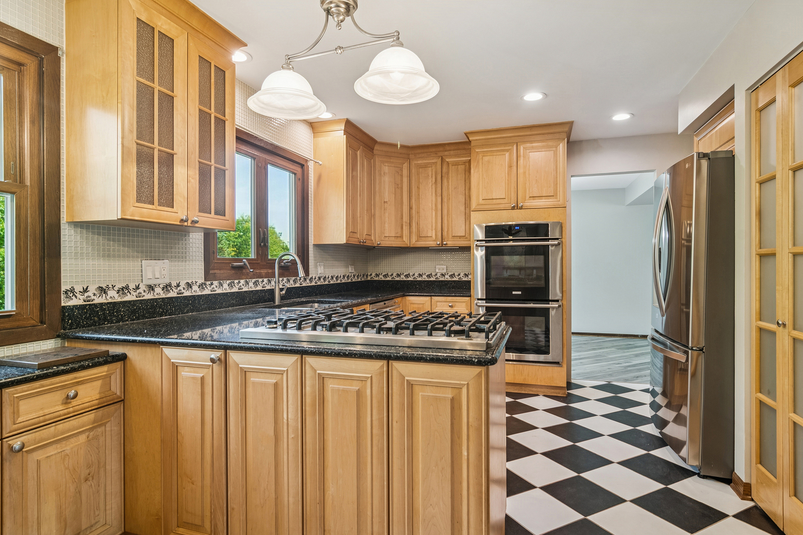 36 Shore Drive, Schaumburg, IL 60193