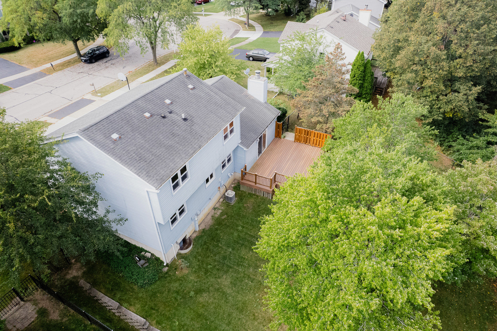 36 Shore Drive, Schaumburg, IL 60193