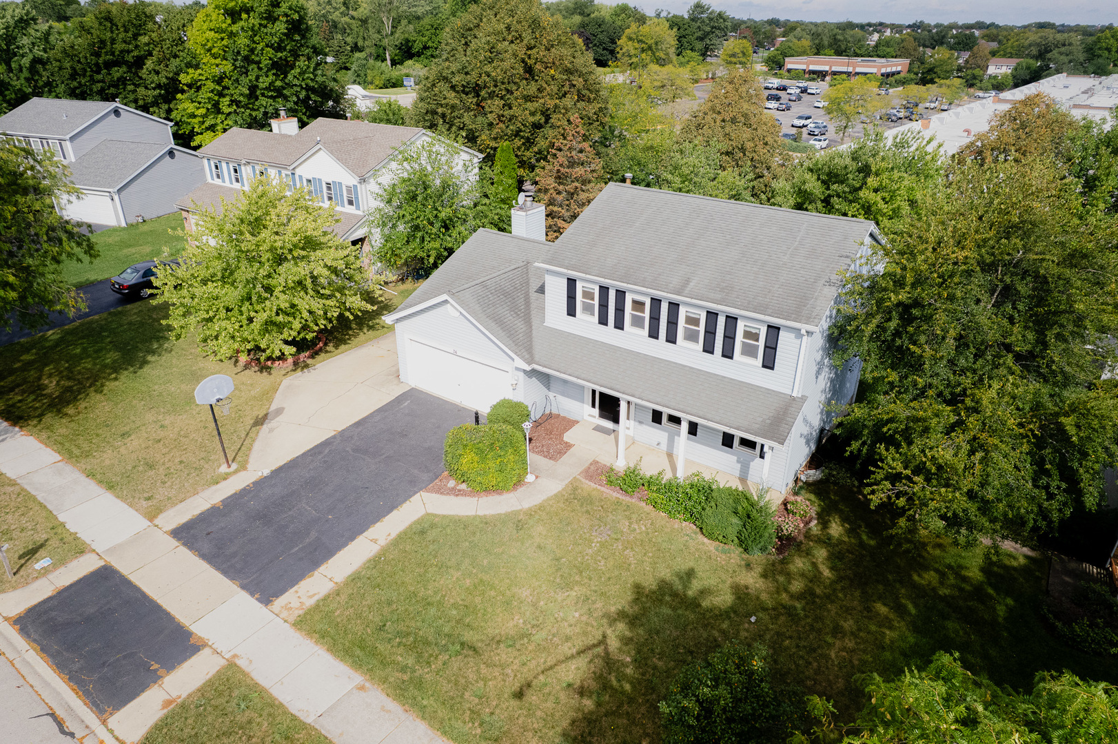36 Shore Drive, Schaumburg, IL 60193