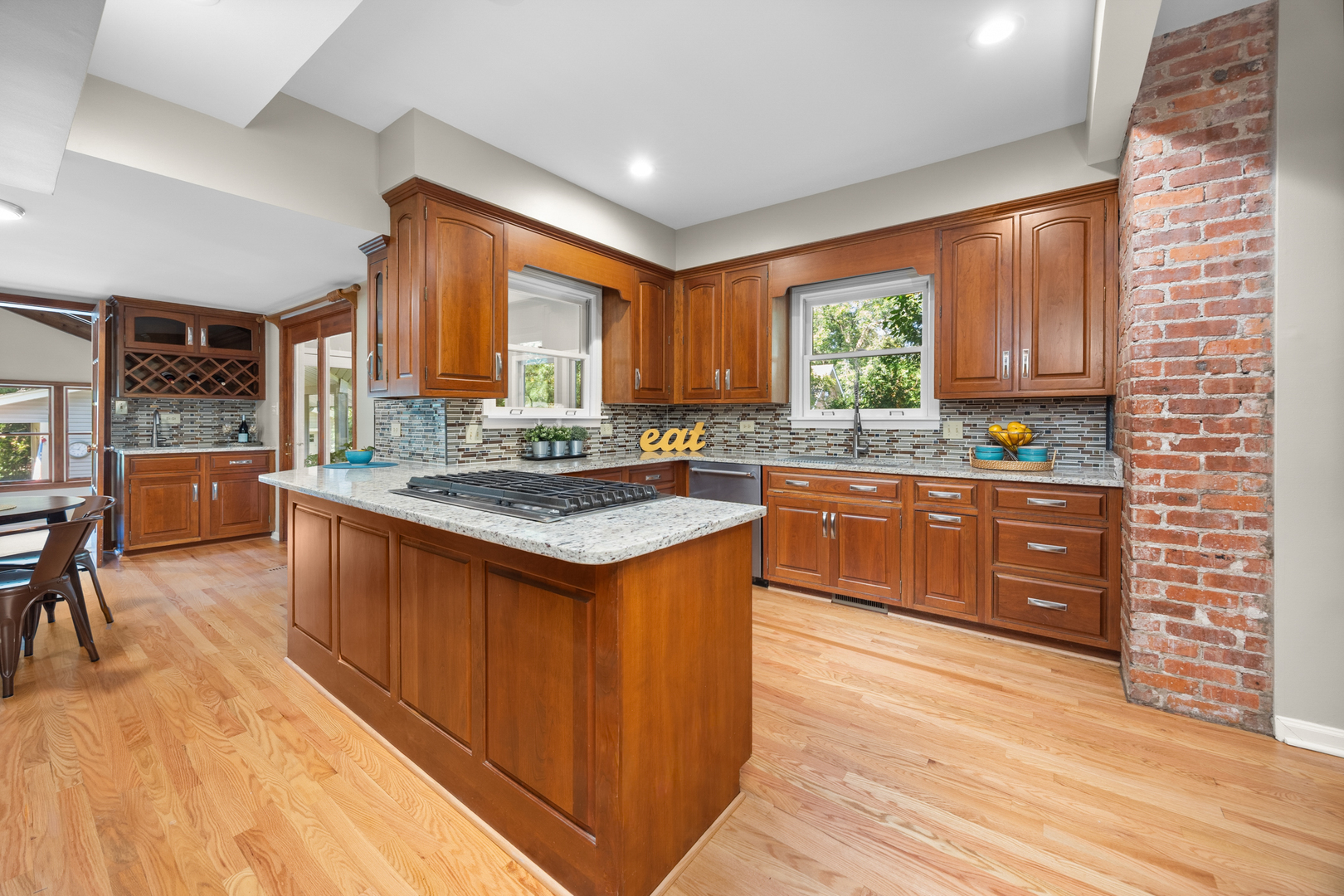 4416 Seeley Avenue, Downers Grove, IL 60515