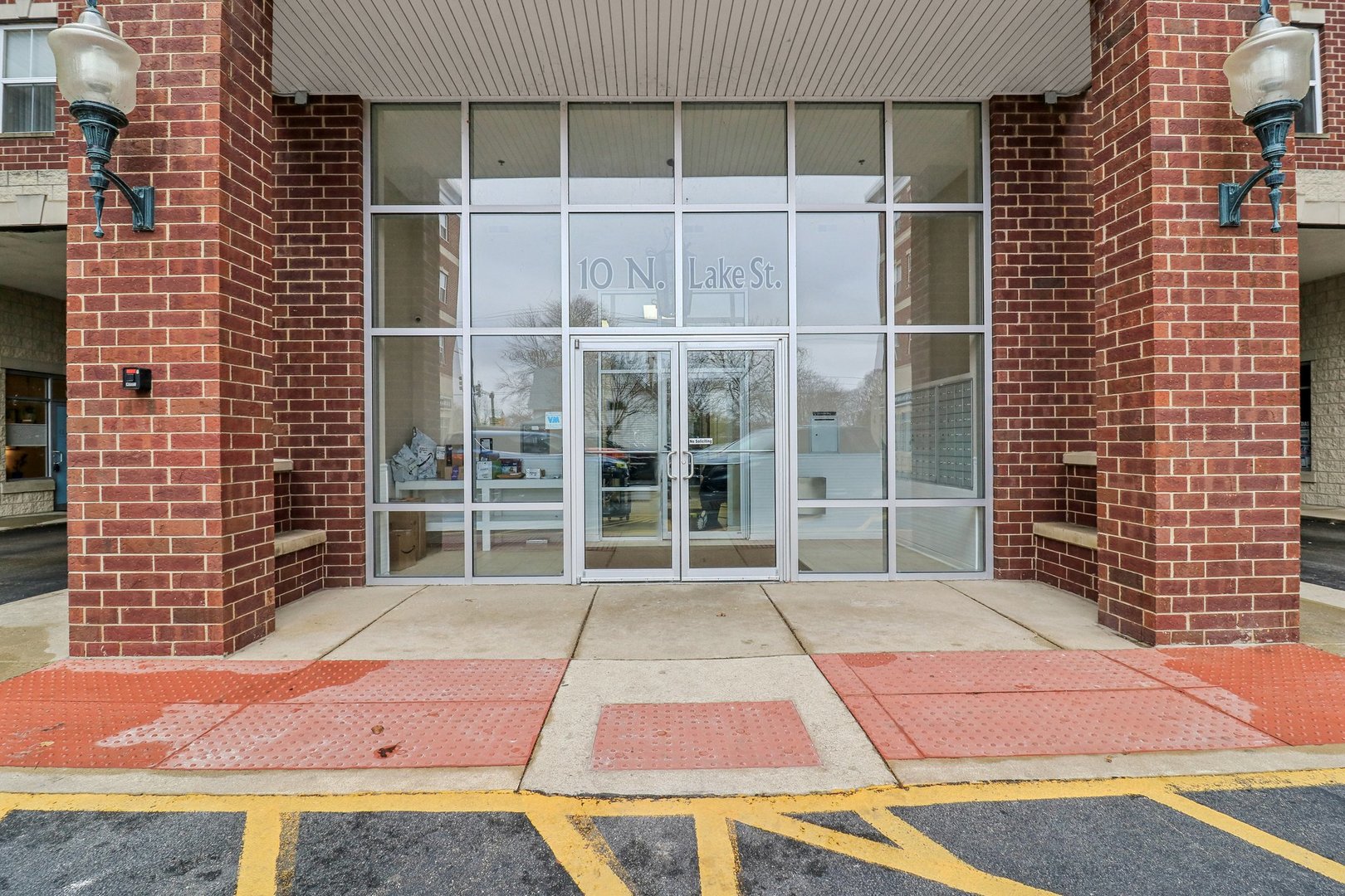 10 N Lake Street #307, Grayslake, IL 60030