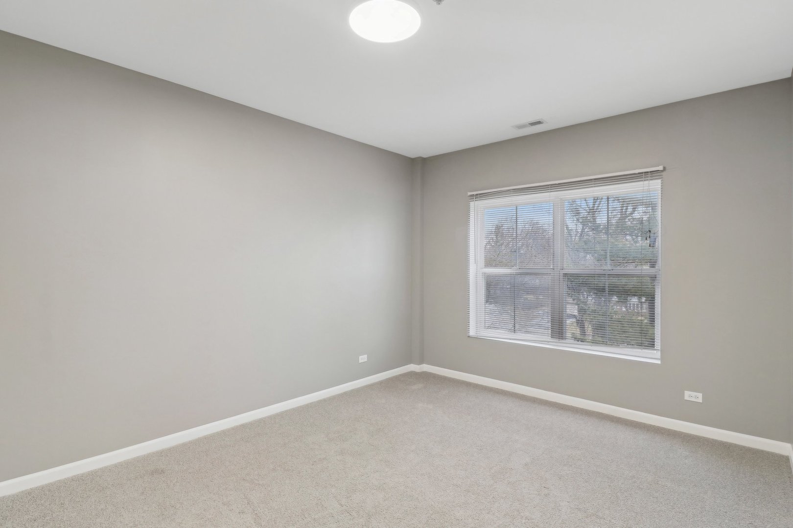 10 N Lake Street #307, Grayslake, IL 60030