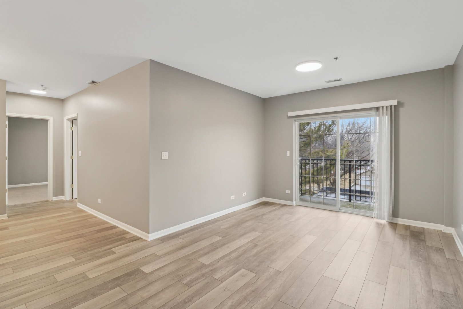 10 N Lake Street #307, Grayslake, IL 60030