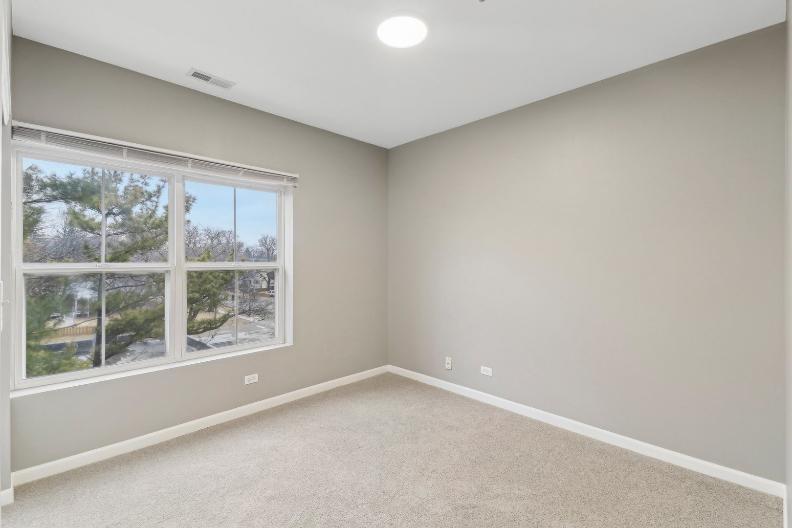 10 N Lake Street #307, Grayslake, IL 60030