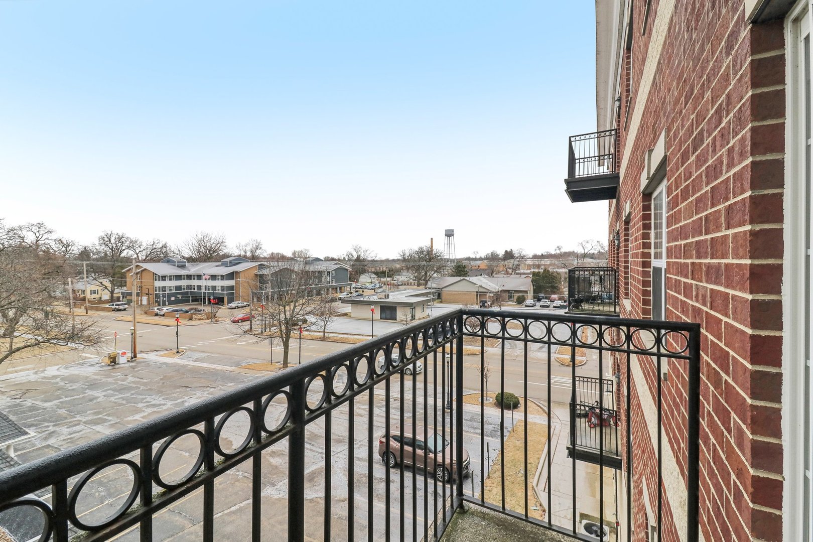 10 N Lake Street #307, Grayslake, IL 60030