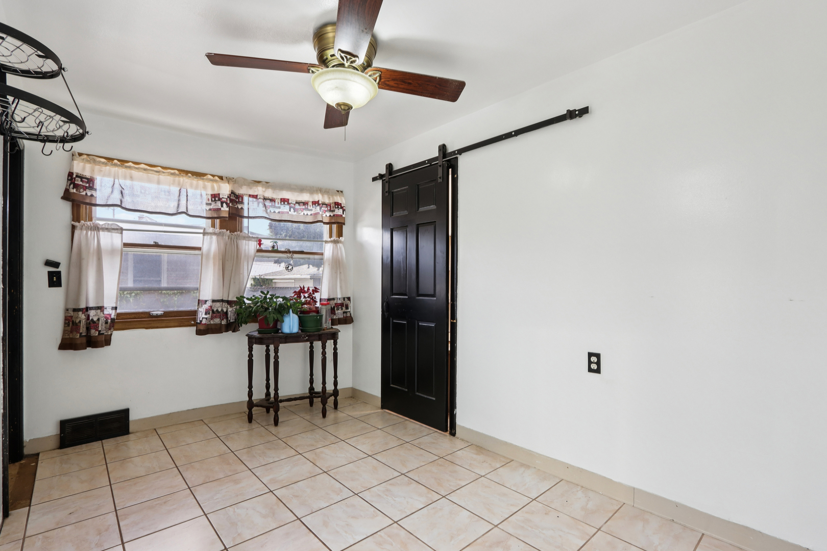 2009 Rapids Drive, Racine, WI 53404