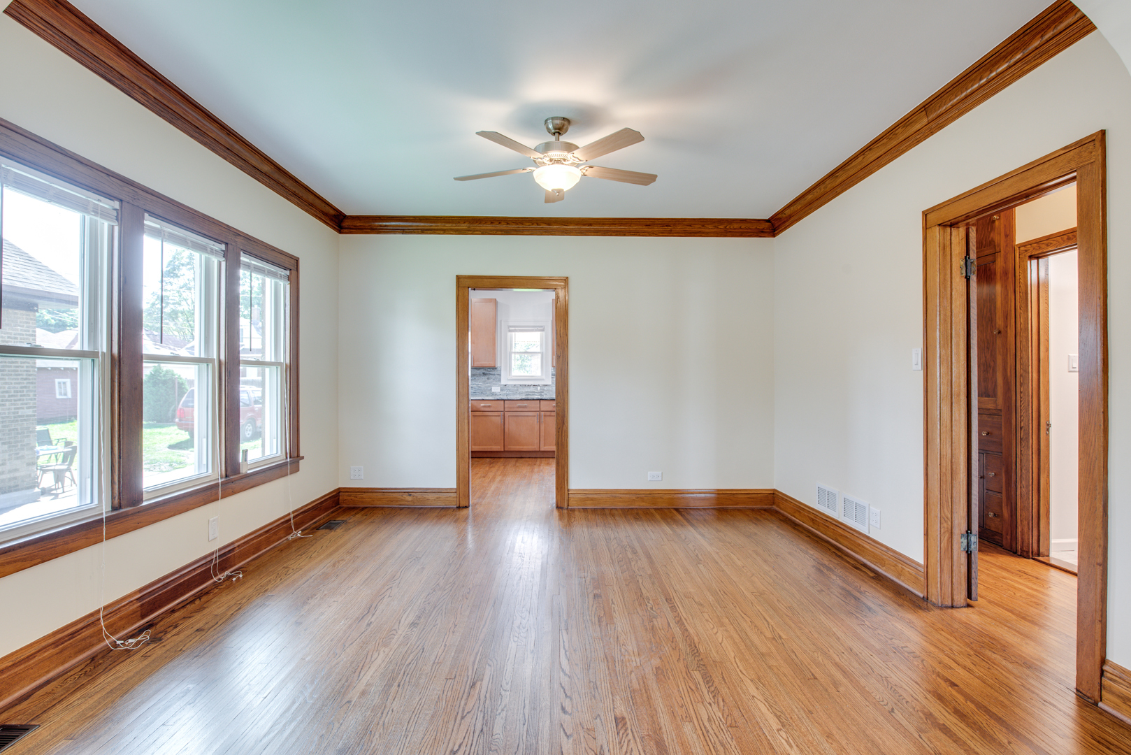 819 Oakland Avenue, Joliet, IL 60435