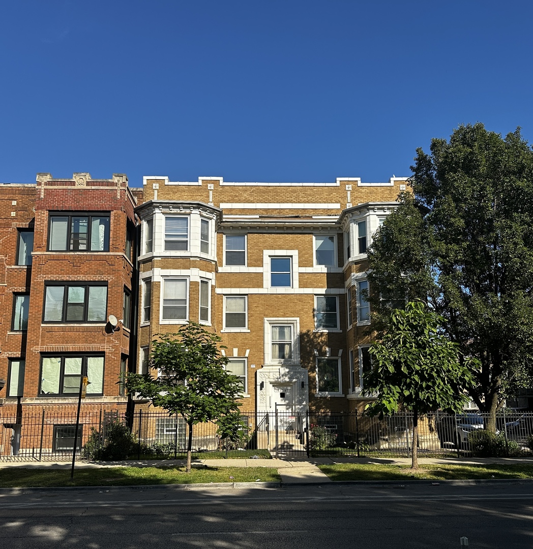 745 S Independence Boulevard #3, Chicago, IL 60624