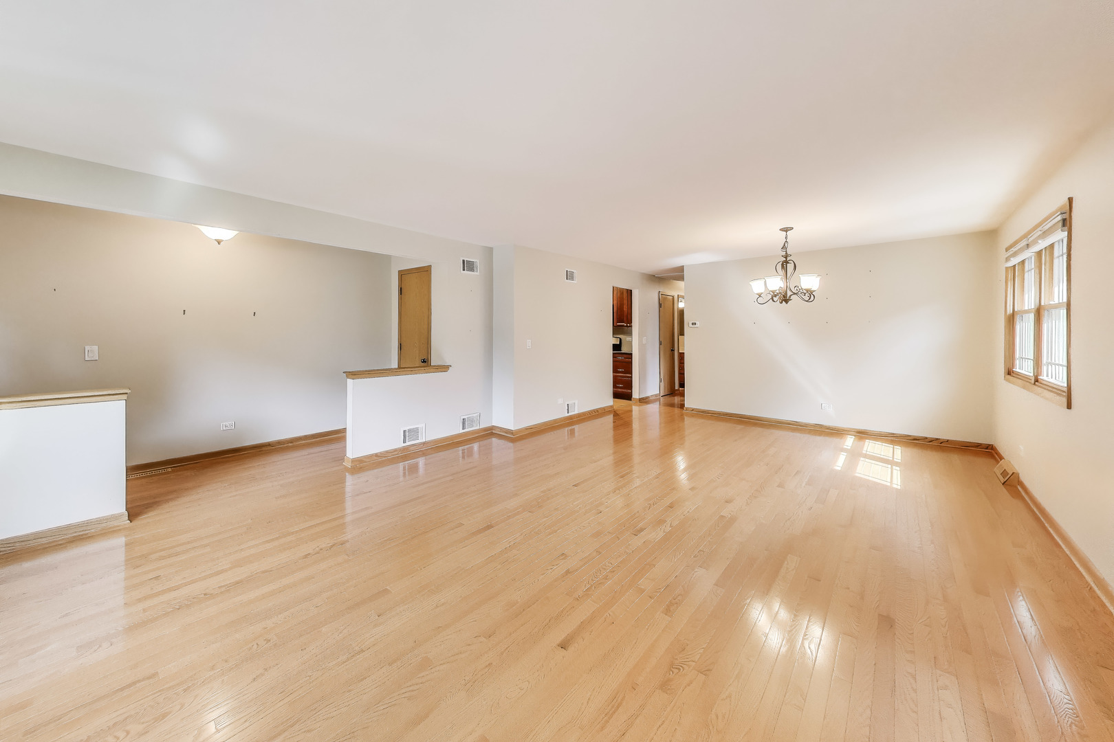 5 N Maple Street, Mount Prospect, IL 60056