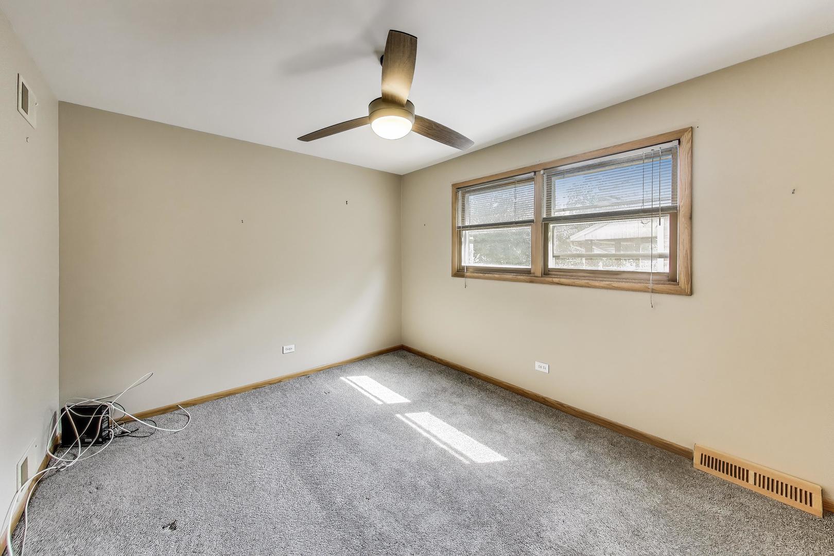 5 N Maple Street, Mount Prospect, IL 60056