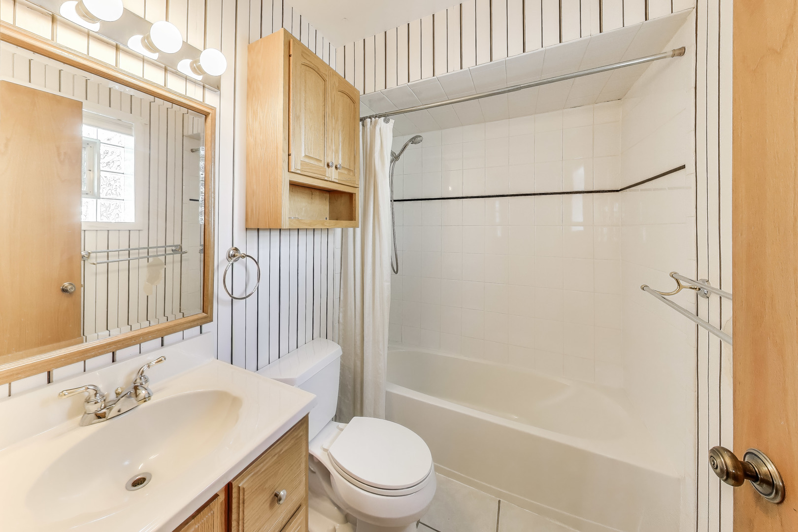 5 N Maple Street, Mount Prospect, IL 60056
