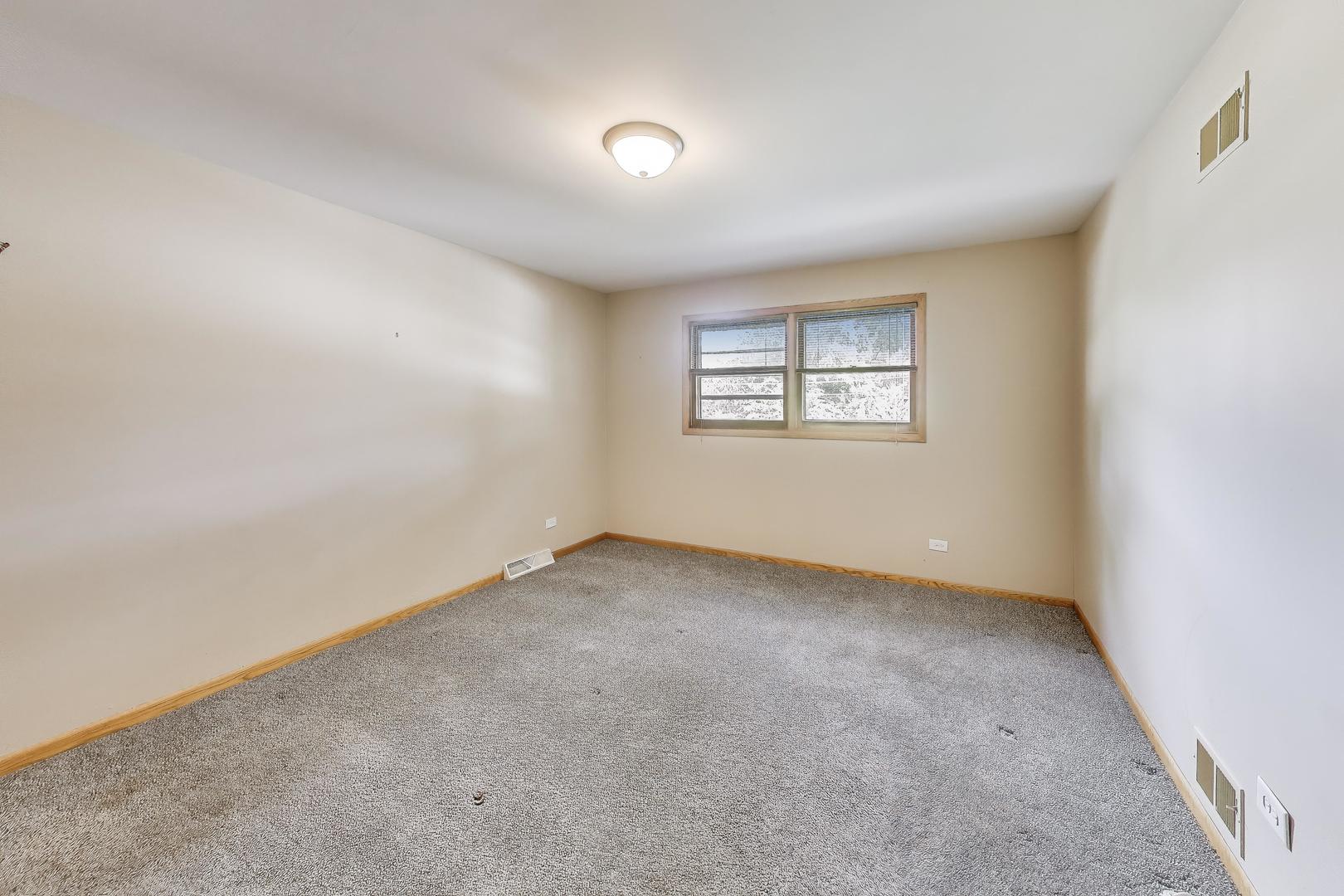5 N Maple Street, Mount Prospect, IL 60056