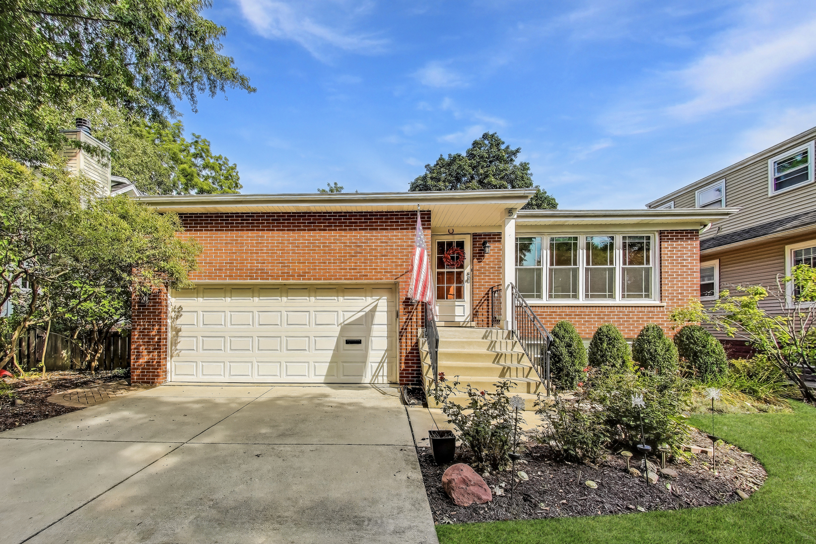 5 N Maple Street, Mount Prospect, IL 60056