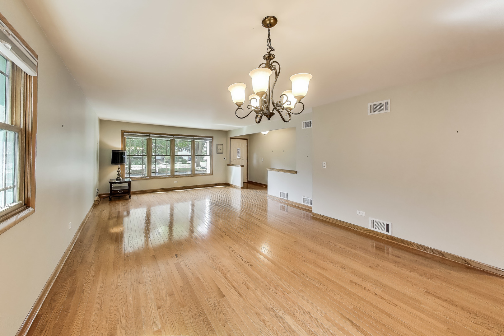 5 N Maple Street, Mount Prospect, IL 60056