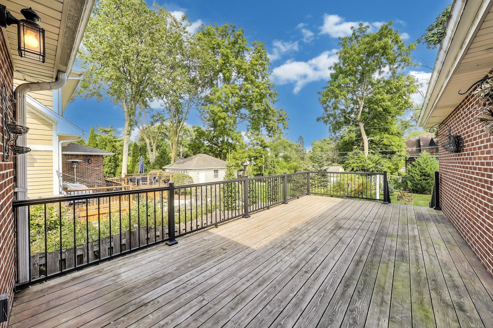 5 N Maple Street, Mount Prospect, IL 60056