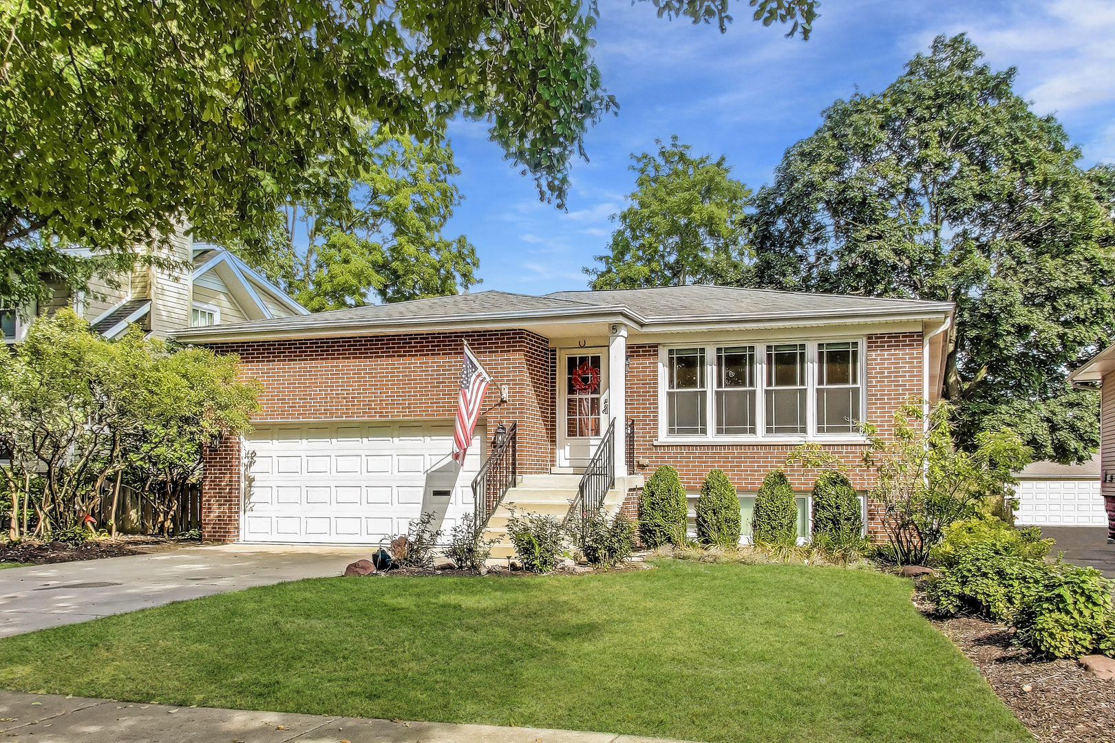 5 N Maple Street, Mount Prospect, IL 60056