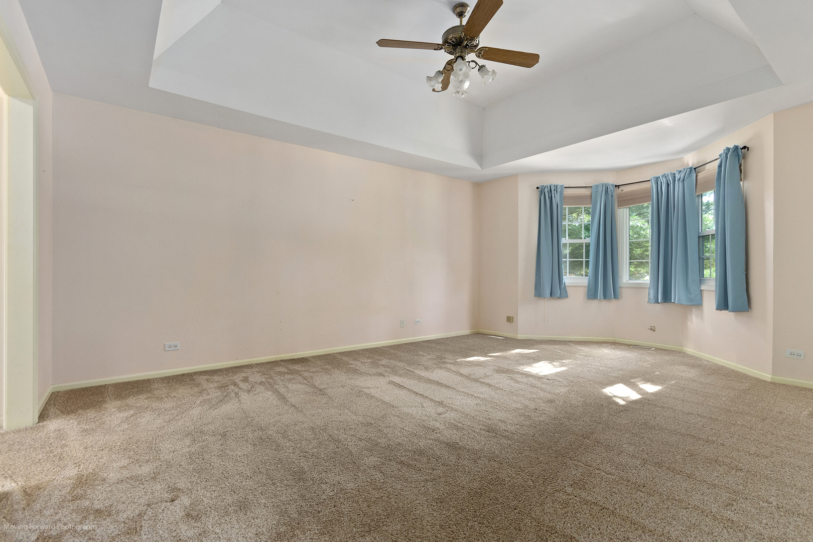 52 Oak Creek Drive, Yorkville, IL 60560