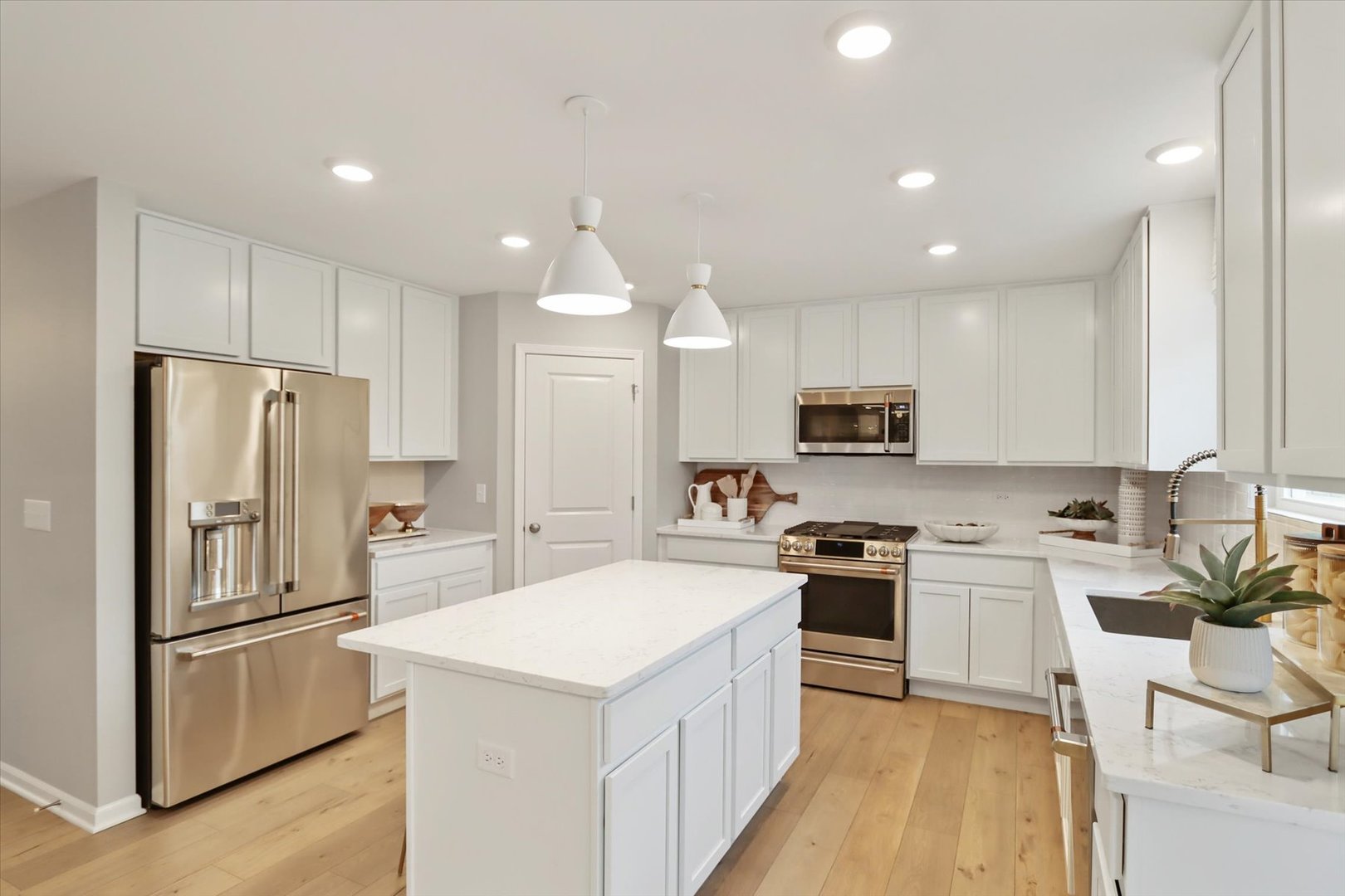 1679 Patterson Avenue, North Aurora, IL 60542