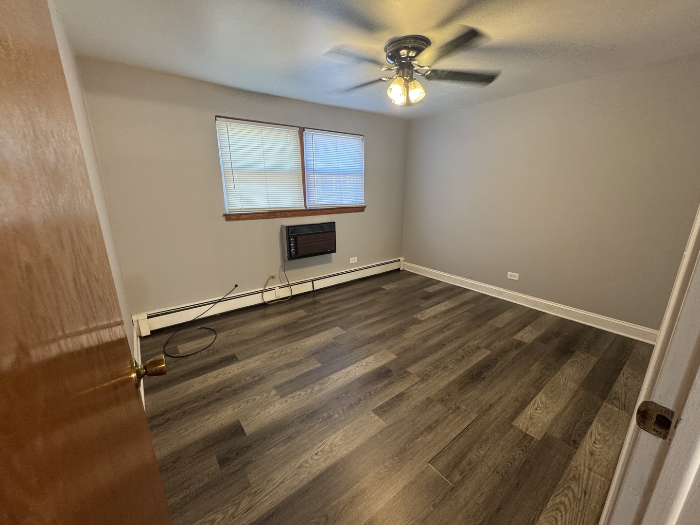 6927 W 64th Place #2E, Chicago, IL 60638