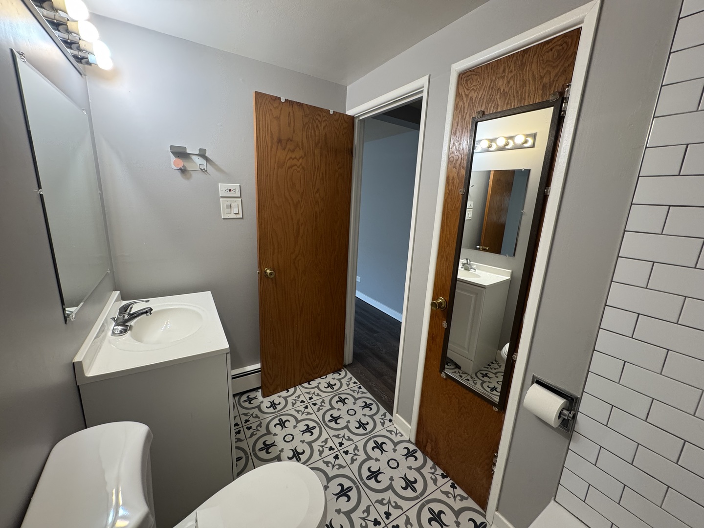 6927 W 64th Place #2E, Chicago, IL 60638