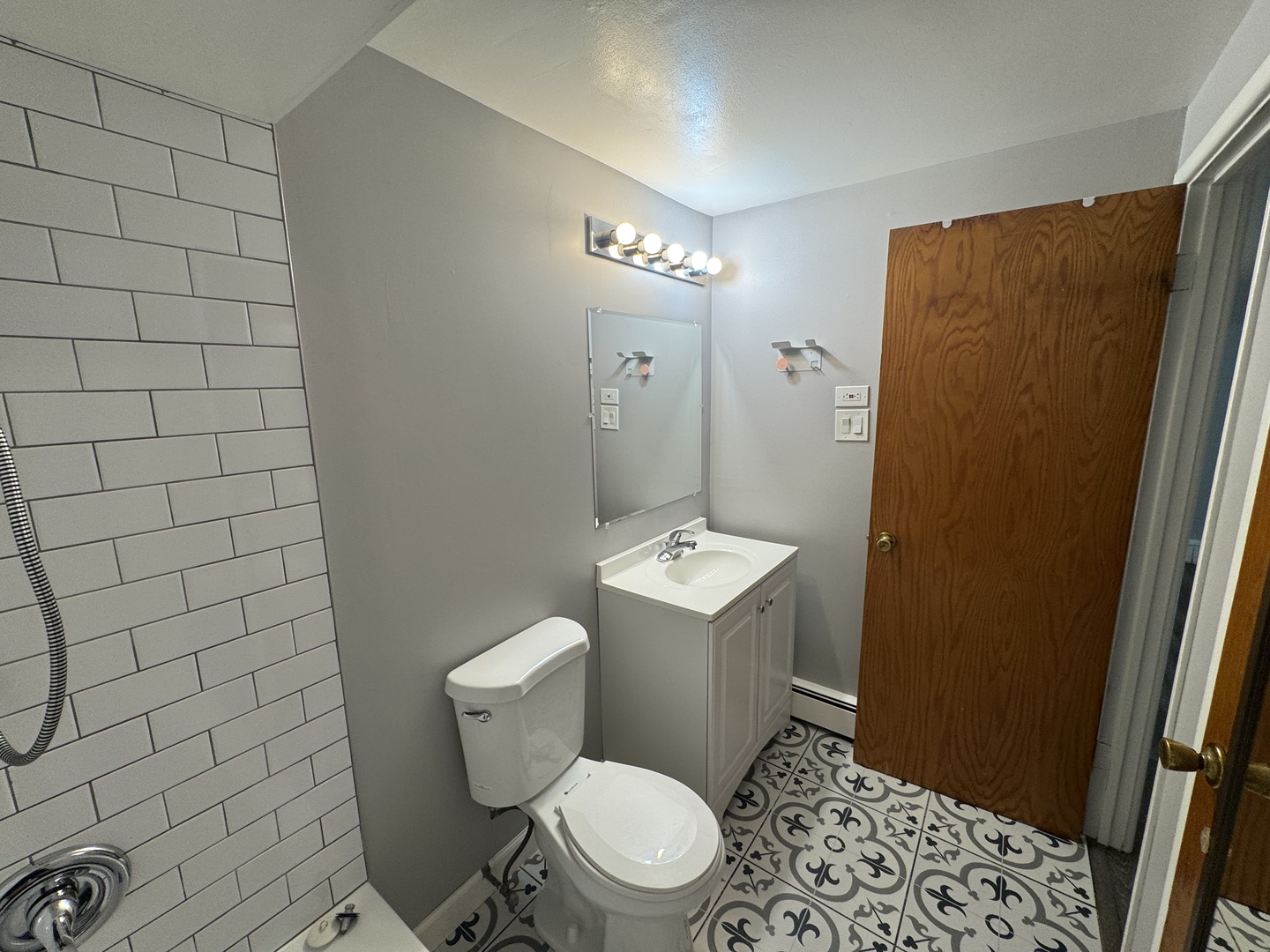 6927 W 64th Place #2E, Chicago, IL 60638