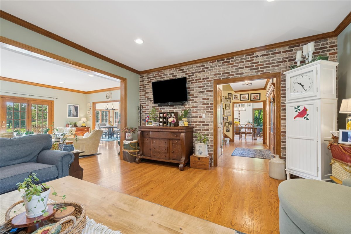 15 Mulberry Drive, Hawthorn Woods, IL 60047
