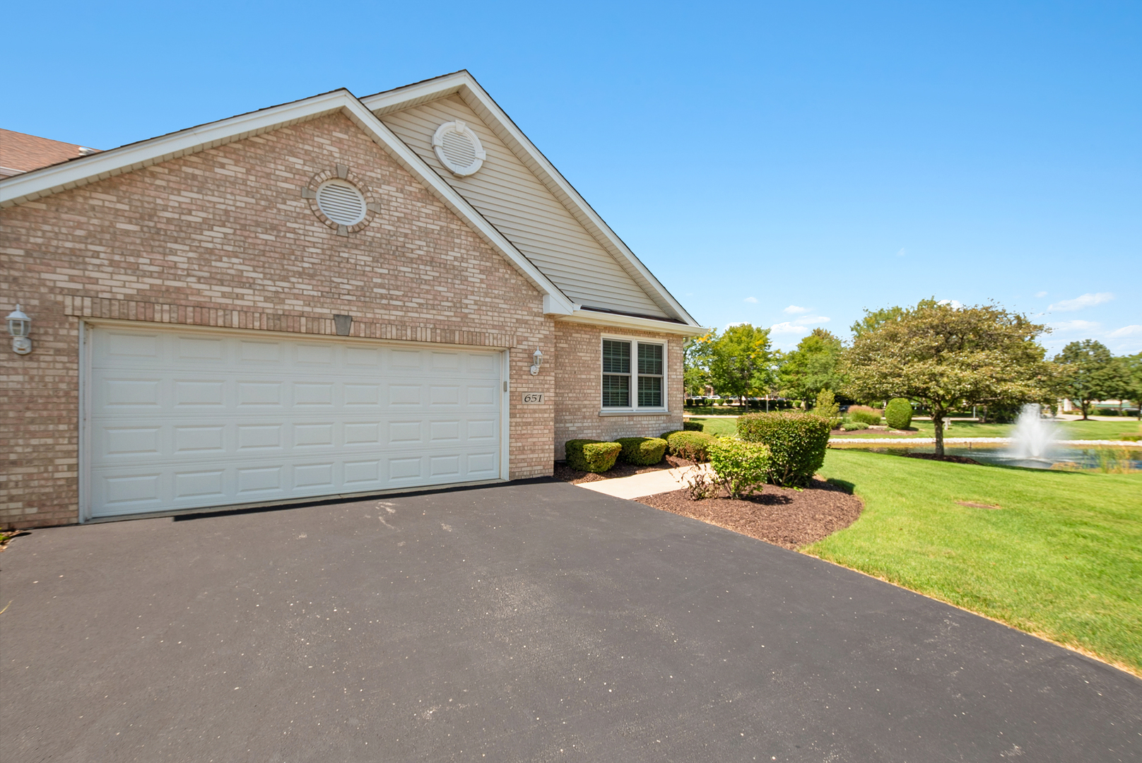 651 Schooner Drive, New Lenox, IL 60451