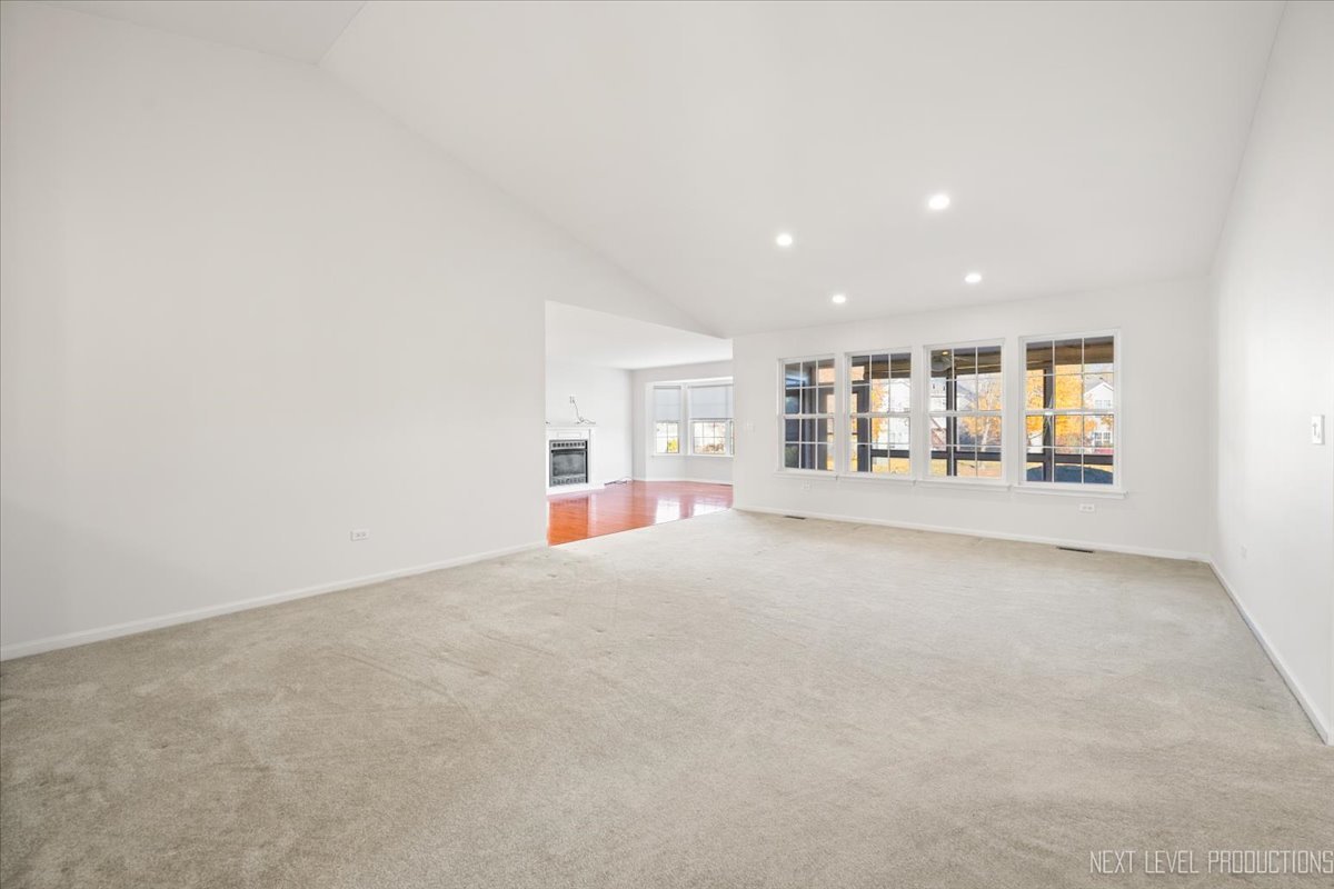 608 Clearwater Court, Oswego, IL 60543