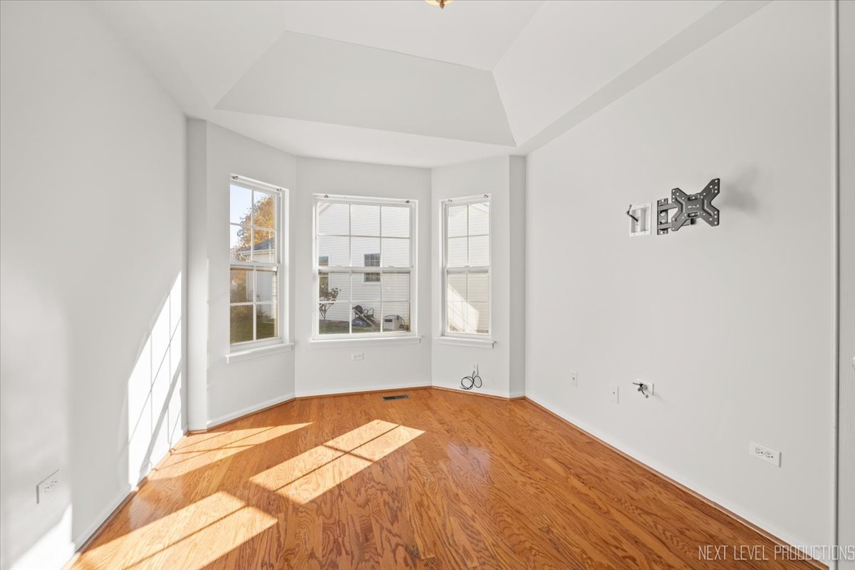 608 Clearwater Court, Oswego, IL 60543