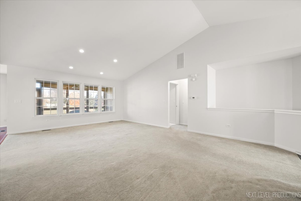 608 Clearwater Court, Oswego, IL 60543