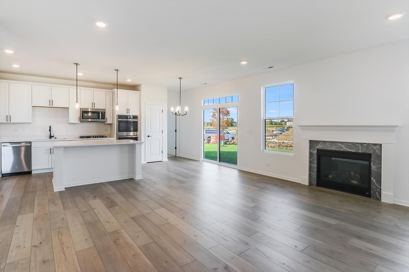 735 Alberta Avenue, Oswego, IL 60543