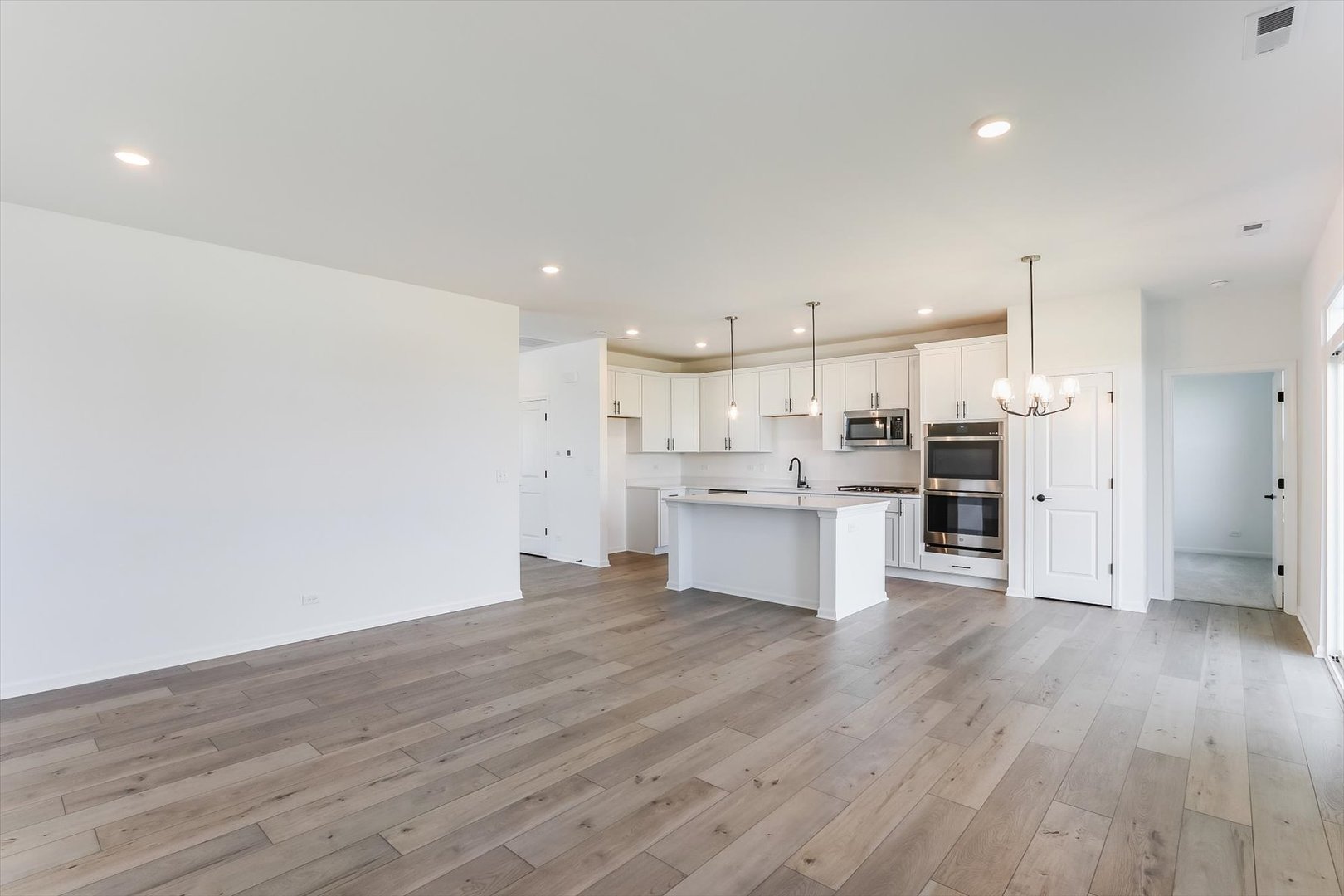 735 Alberta Avenue, Oswego, IL 60543