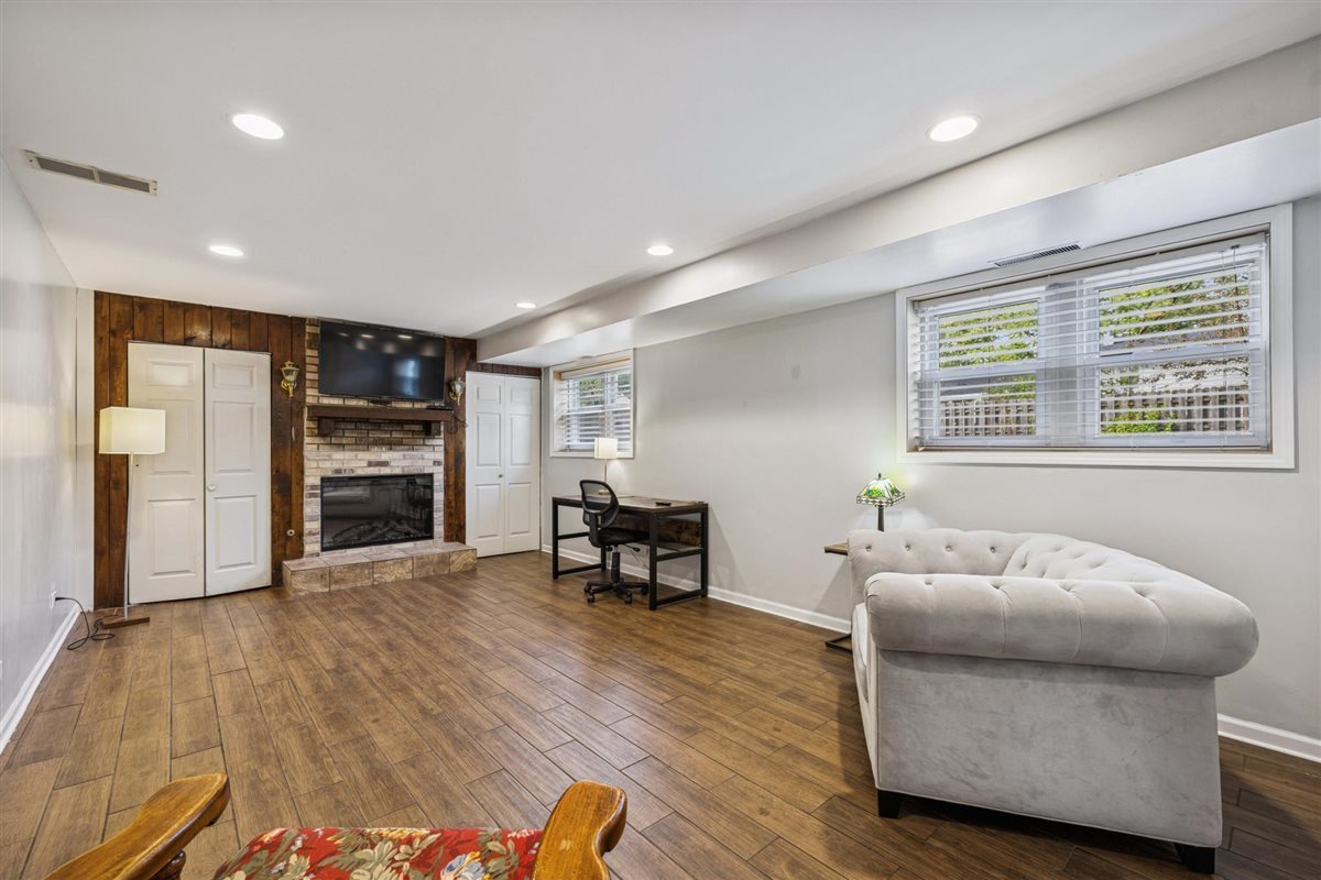 1426 E Anderson Drive, Palatine, IL 60074