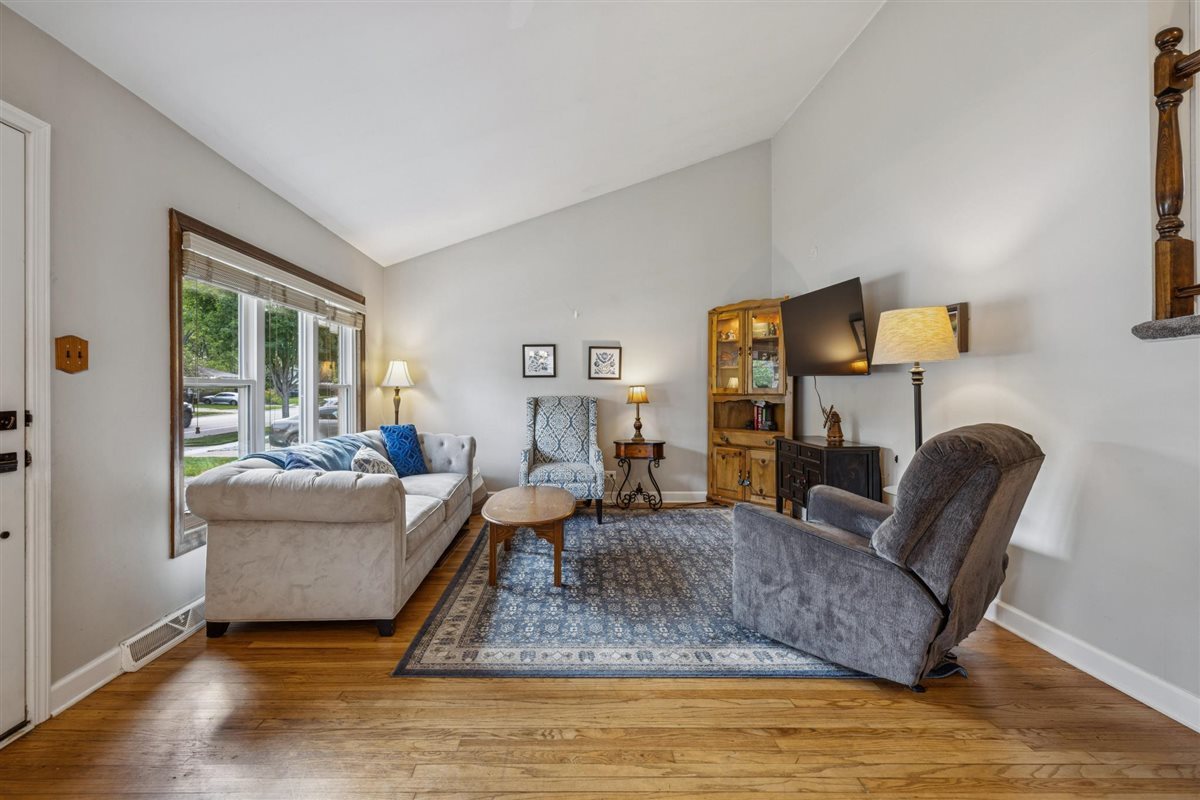 1426 E Anderson Drive, Palatine, IL 60074
